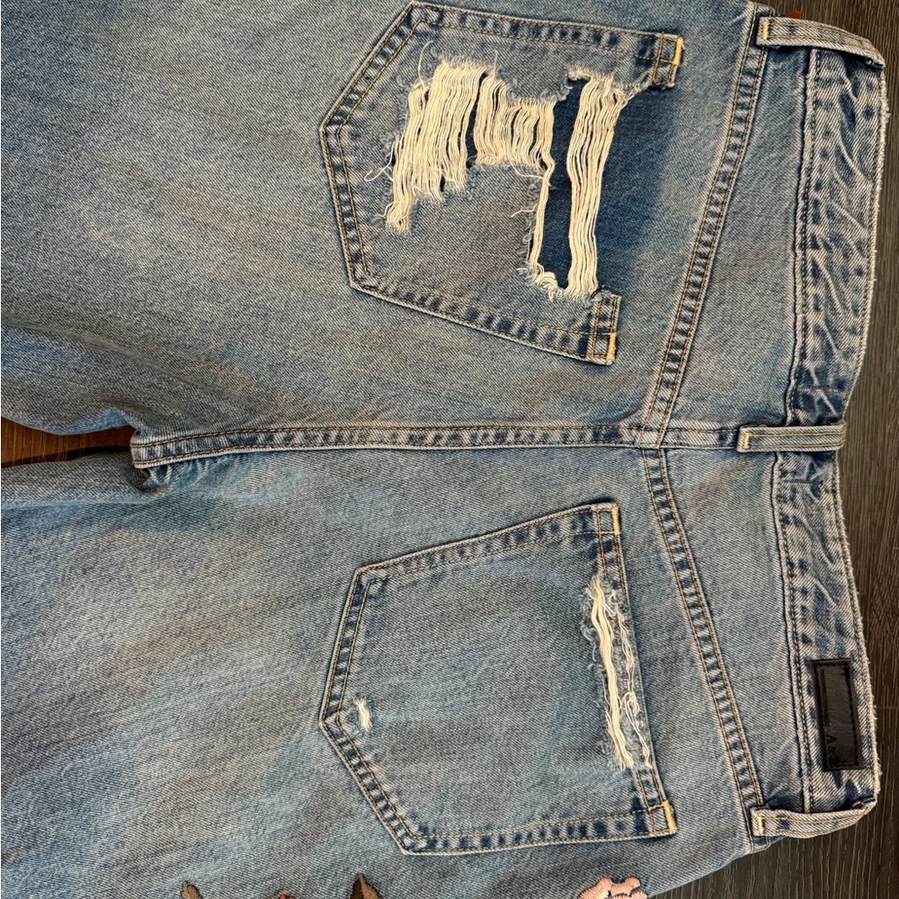 Abercrombie & Fitch Floral Embroidered Blue Jeans - Picture 6 of 6